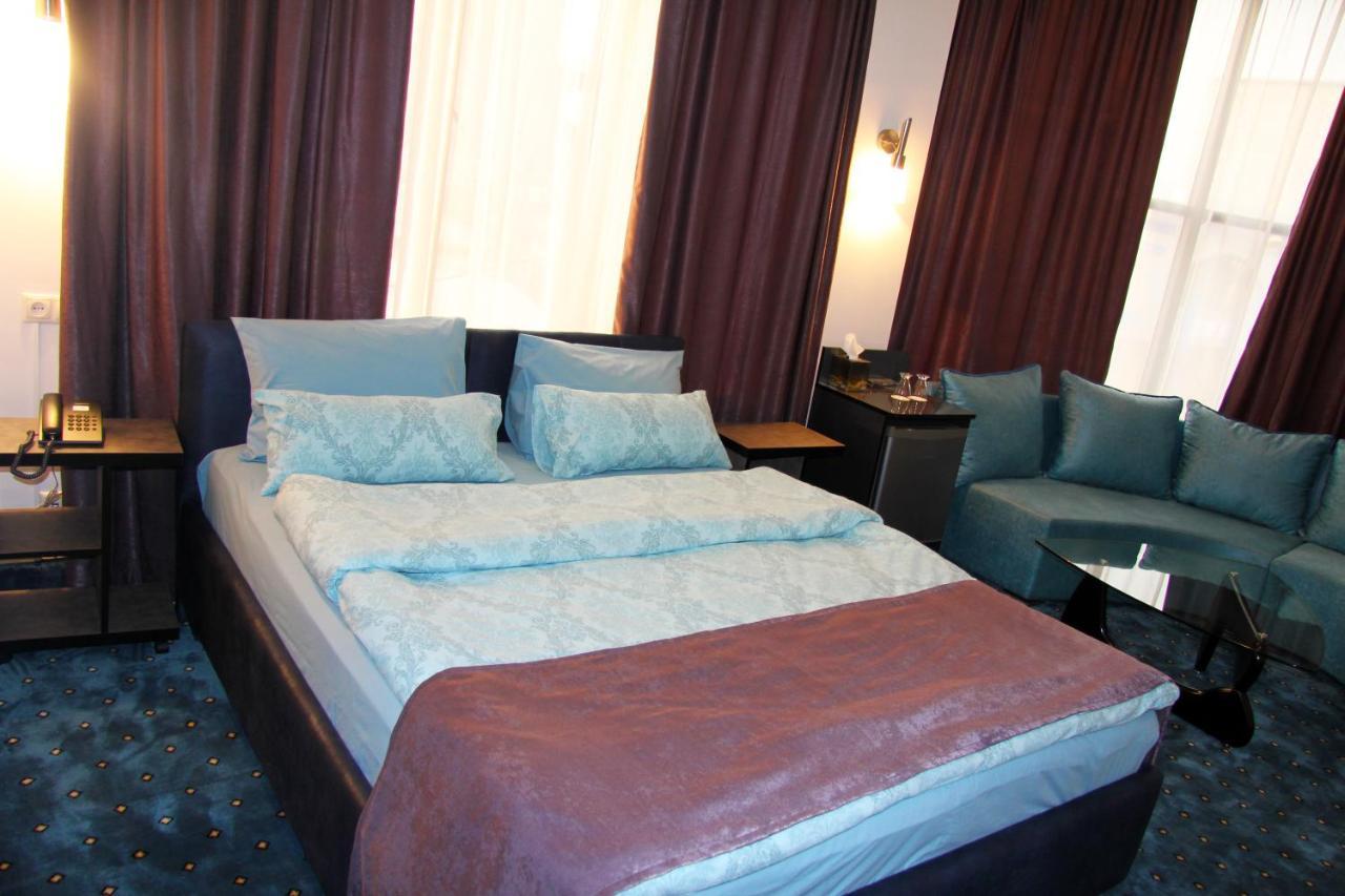 Nice Hotel Ереван Екстериор снимка